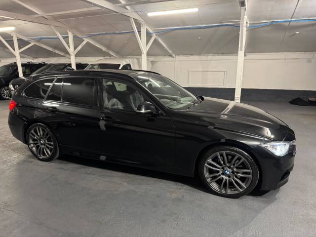 BMW 3 Series 2.0 320d BluePerformance M Sport Touring Auto Euro 6 (s/s) 5dr Estate Diesel Black