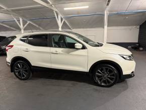 Nissan Qashqai 2014 (14) at R James Motoring Chelmsford