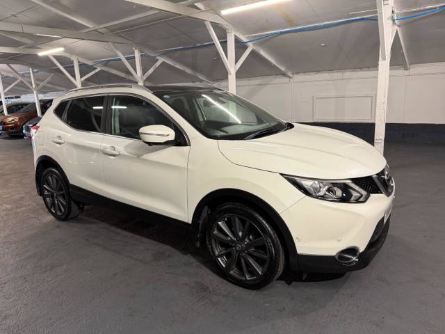 2014 Nissan Qashqai 1.5 dCi Tekna 2WD Euro 5 (s/s) 5dr