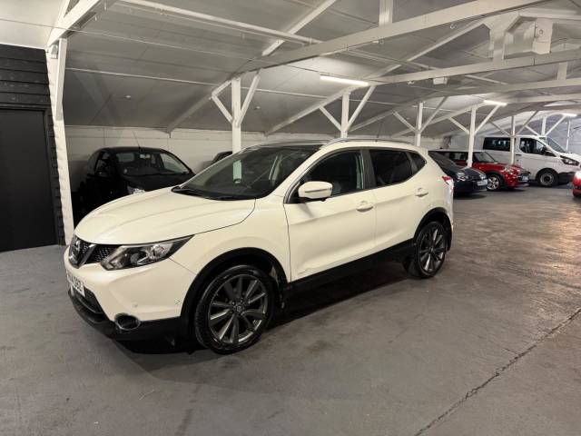 2014 Nissan Qashqai 1.5 dCi Tekna 2WD Euro 5 (s/s) 5dr