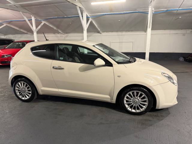 Alfa Romeo Mito 1.3 JTDM-2 Sprint Euro 5 (s/s) 3dr Hatchback Diesel White