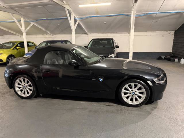 BMW Z4 2.5i SE Euro 4 2dr Convertible Petrol Black