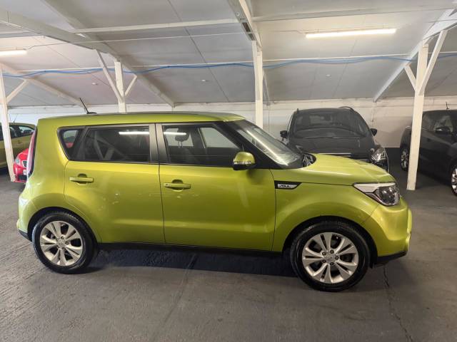 Kia Soul 1.6 CRDi Connect Plus Euro 5 5dr SUV Diesel Green