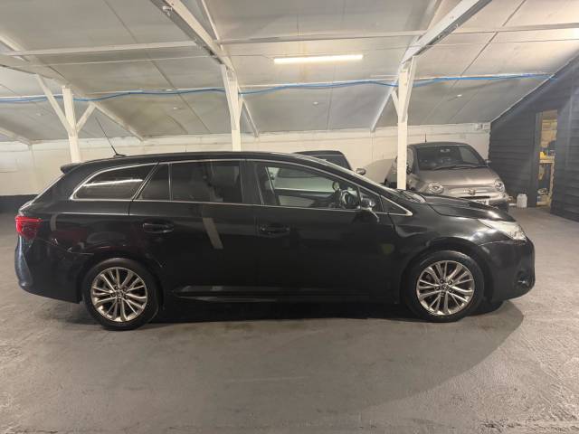2016 Toyota Avensis 2.0 D-4D Business Edition Touring Sports Euro 6 (s/s) 5dr