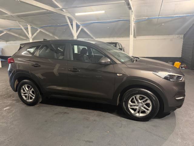 Hyundai TUCSON 1.7 CRDi Blue Drive S Euro 6 (s/s) 5dr SUV Diesel Grey